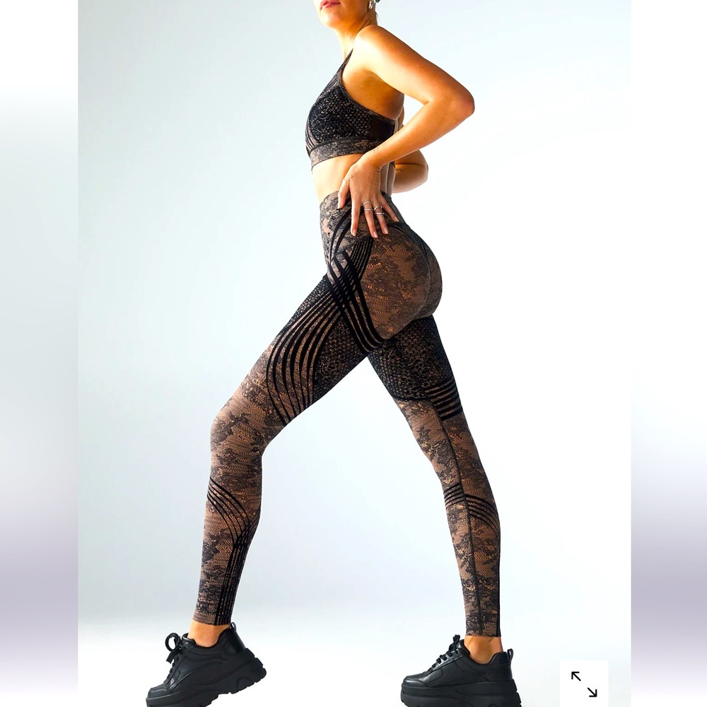 Savage x Fenty SPECIAL FX leggings